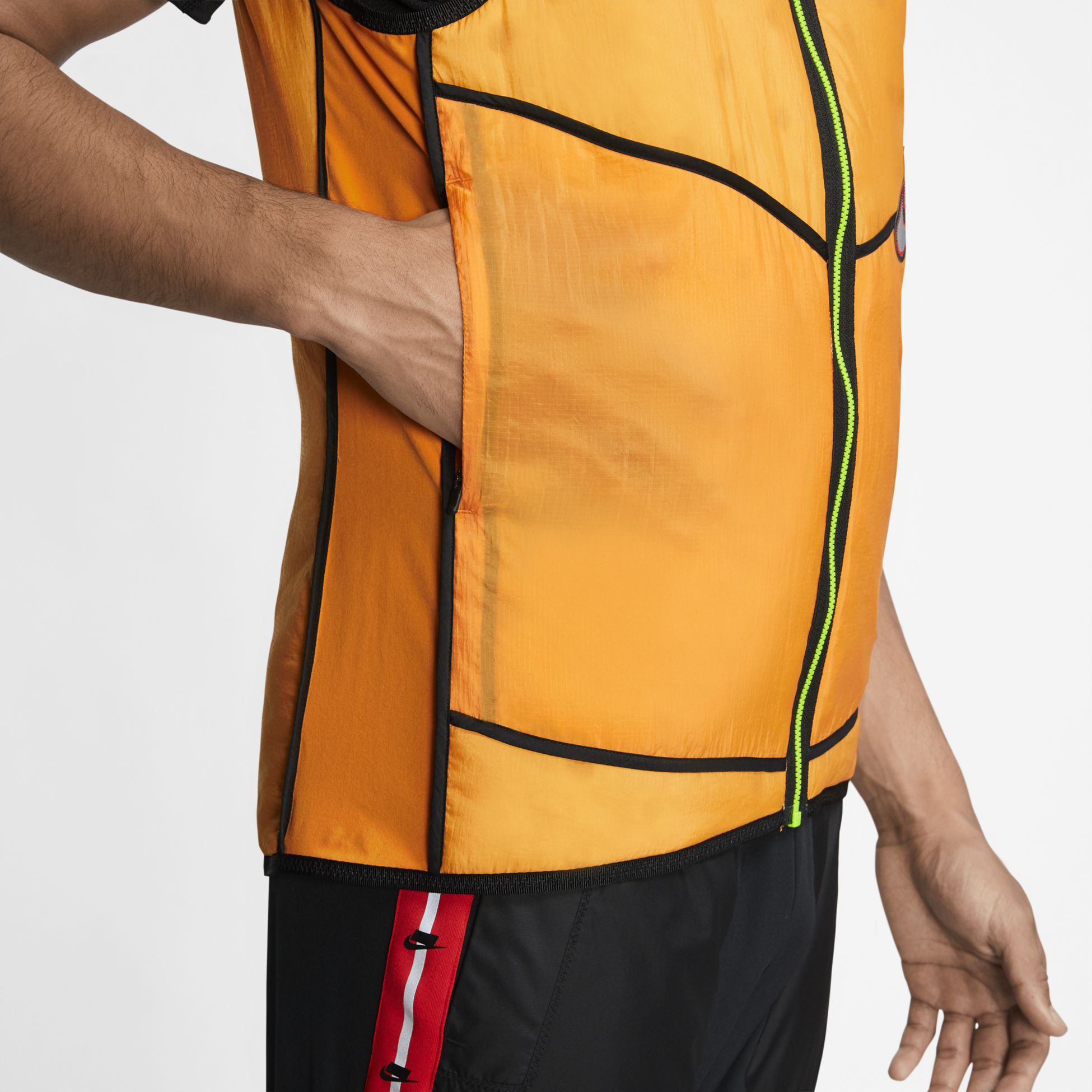 NIKE M NK WILD RUN AEROLAYER VEST pÃ¥ stadium.se